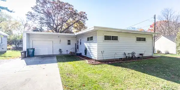 112 Lakeview Court
