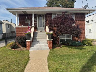 2226 White Oak Avenue
