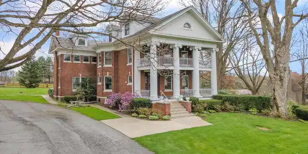 263 W Johnson Road