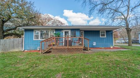7002 W 131st Place