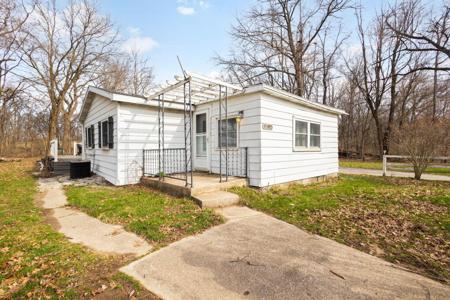 1702 N Longshore Drive