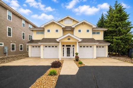 13232 Lake Shore Drive