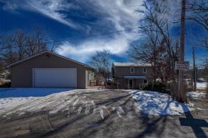 1019 N Lakeview Drive