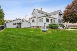 1438 Roberts Avenue