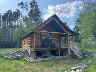 N11594 WOODLAND DR