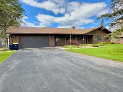 725 LAKE SHORE DR
