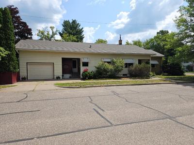 107 LINCOLN AVE E