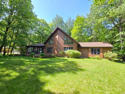 N10020 DEER PATH LN