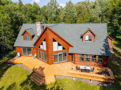 6448 LAKESHORE DR