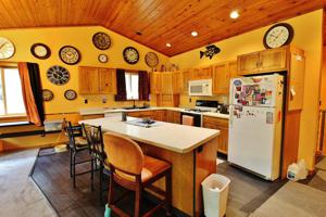 1125 LAKESIDE DR