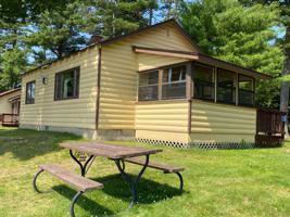 1933 TWIN WATERS CR