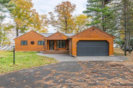 1828 STRAWBERRY POINT DR