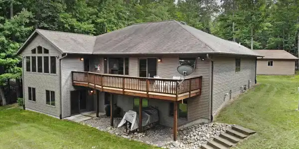 7366 FOREST HILLS DR