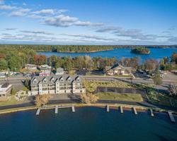 8596 LAKEVIEW DR