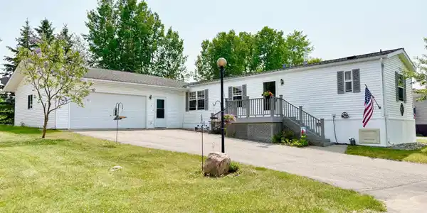 19 EDGEWATER CT