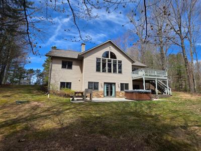 N11812 DEER LAKE RD E