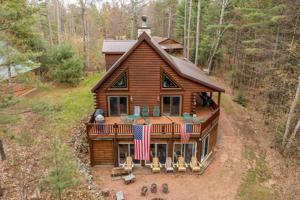 N11248 PINEYWOOD DR