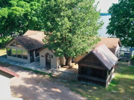 2262 MAPLE GROVE LN