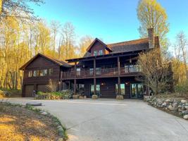 W1443 BEAR TRAIL RD