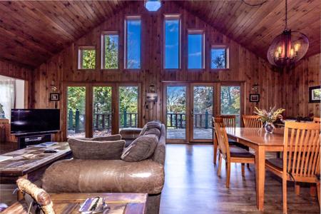 3685 CENTER SUGARBUSH LN