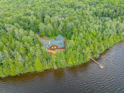 6448 LAKESHORE DR