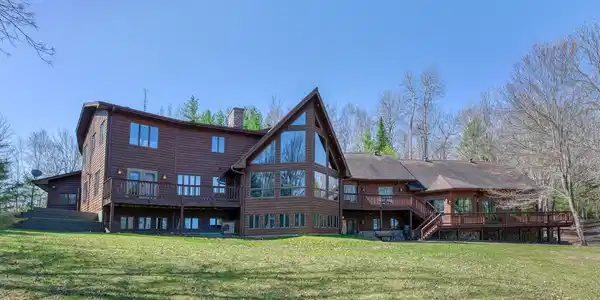 7356 FOREST HILLS DR