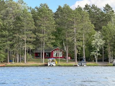 1066 CEDAROMA DR