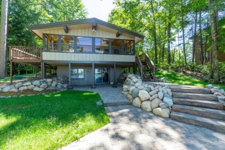 8779 MOCCASIN LN