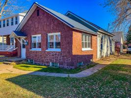210 TOMAHAWK AVE N