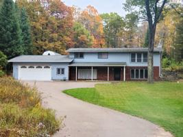 4076 HILLSIDE CT