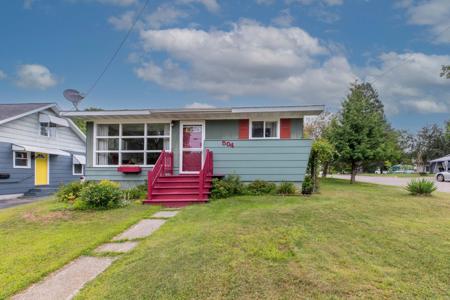 504 HEMLOCK ST