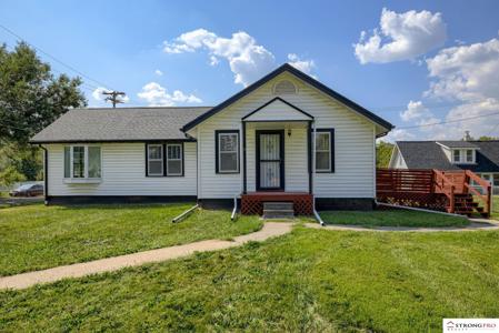 4706 N 16