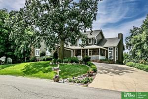 8835 Greenwood