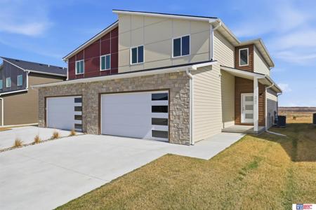 322 N 105th