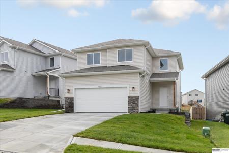7921 N 94th