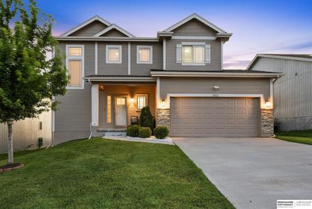8022 N 84th