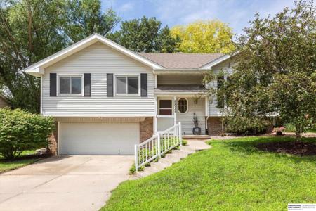 8812 N 81st