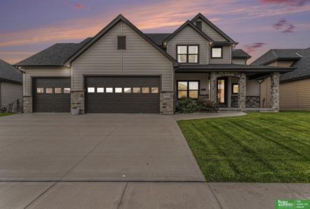 3319 Robyn Ridge