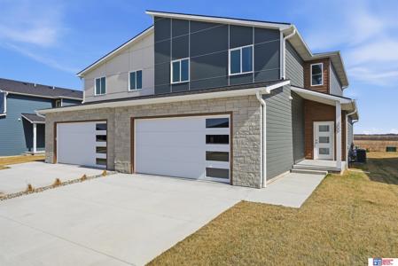 300 N 105th