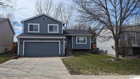 8968 N 81st
