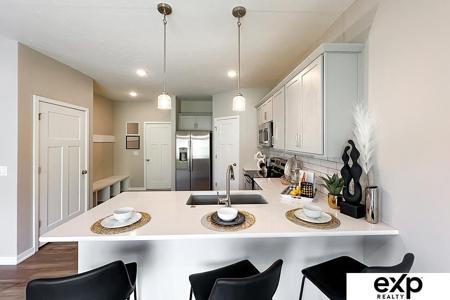 7919 N 93rd