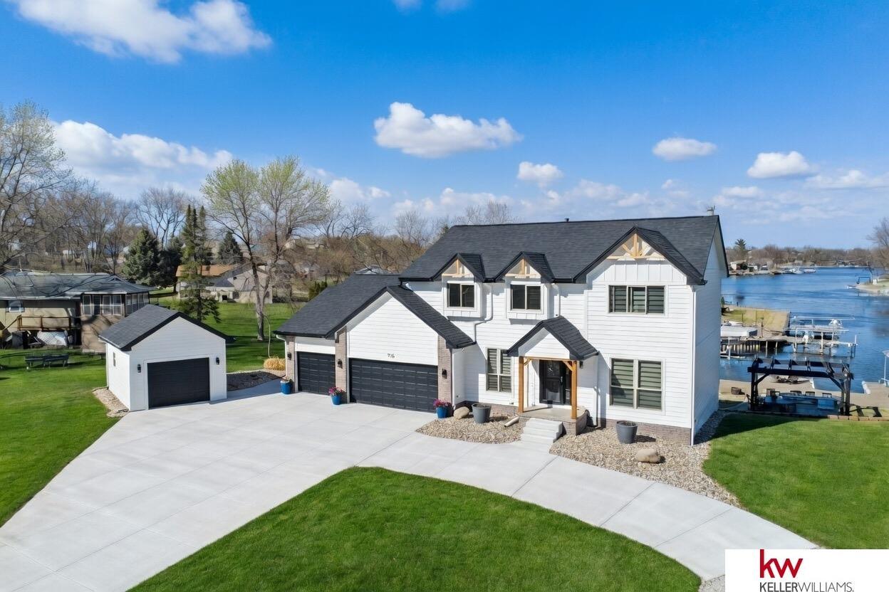 Image 1: Grass and driveway colors are enhanced.