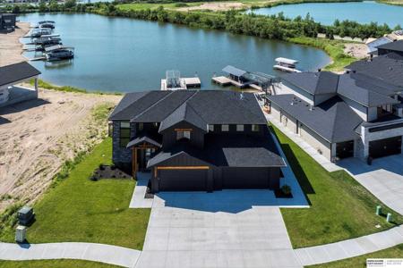 28504 Laurel