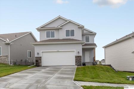 7925 N 94th