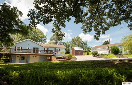 8302 Howe