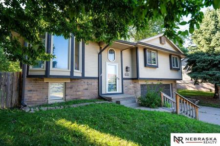 8110 S 151st