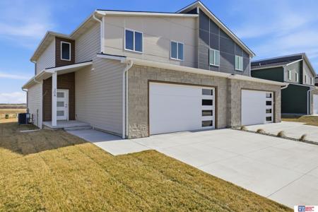 304 N 105th