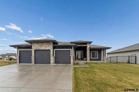 11207 N 170Th