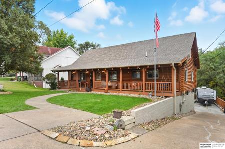 8616 Emerson
