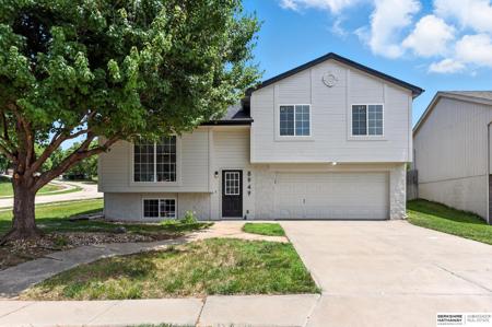 8949 N 78th
